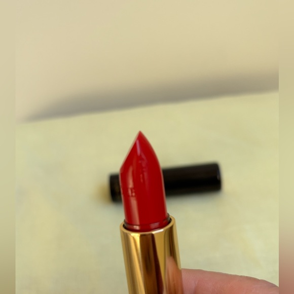 Lipstick - Lancôme L'absolu Rouge Cream Classic Red Lipstick💄in 132 Caprise. - Picture 12 of 14